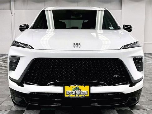 Used 2025 Buick Enclave Sport Touring image 4