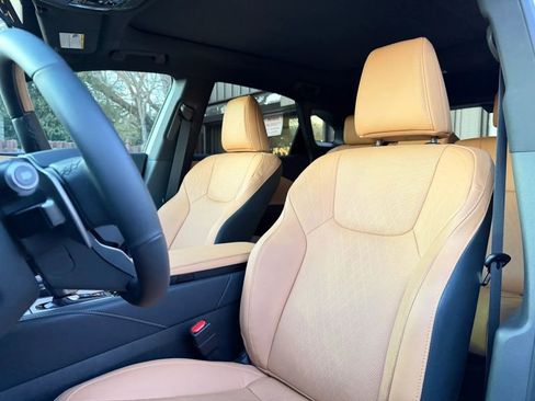 Used 2025 Lexus RX 350 w/ Convenience Package image 11