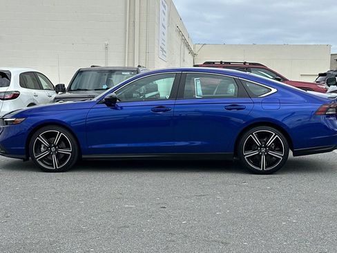 Used 2024 Honda Accord Sport image 6