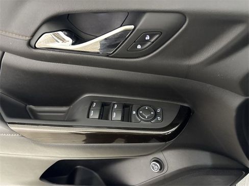 Used 2023 GMC Acadia AT4 image 26