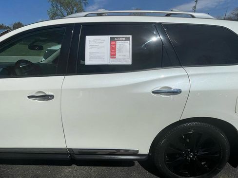 Used 2017 Nissan Pathfinder Platinum w/ Midnight Edition Package AWD/4WD image 4