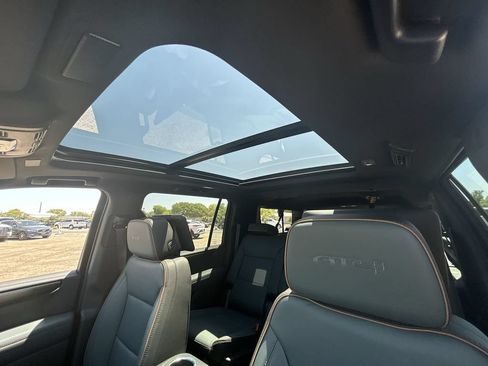 New 2026 GMC Yukon XL AT4 w/ AT4 Premium Plus Package AWD/4WD image 19