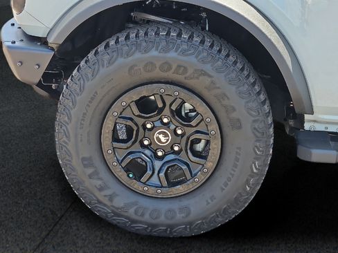 Used 2023 Ford Bronco Wildtrak AWD/4WD image 8