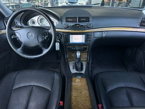 Used 2005 Mercedes-Benz E 500 Sedan image 13