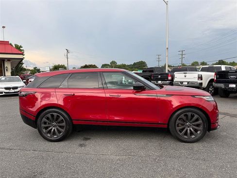 Used 2018 Land Rover Range Rover Velar R-Dynamic SE image 2