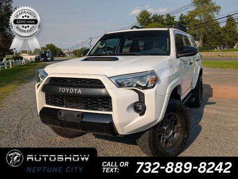 Used 2020 Toyota 4Runner Venture w/ Moonroof Package AWD/4WD image 1