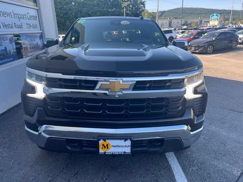 Used 2022 Chevrolet Silverado 1500 LT AWD/4WD image 8
