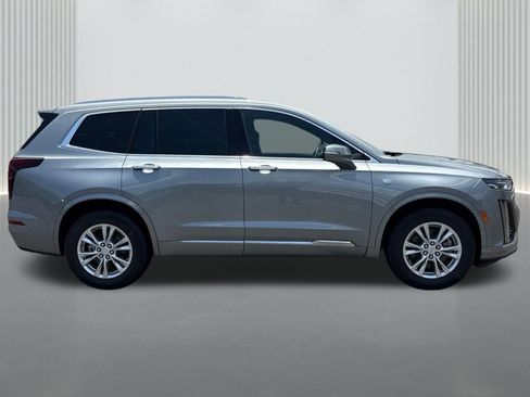 New 2025 Cadillac XT6 Luxury image 4