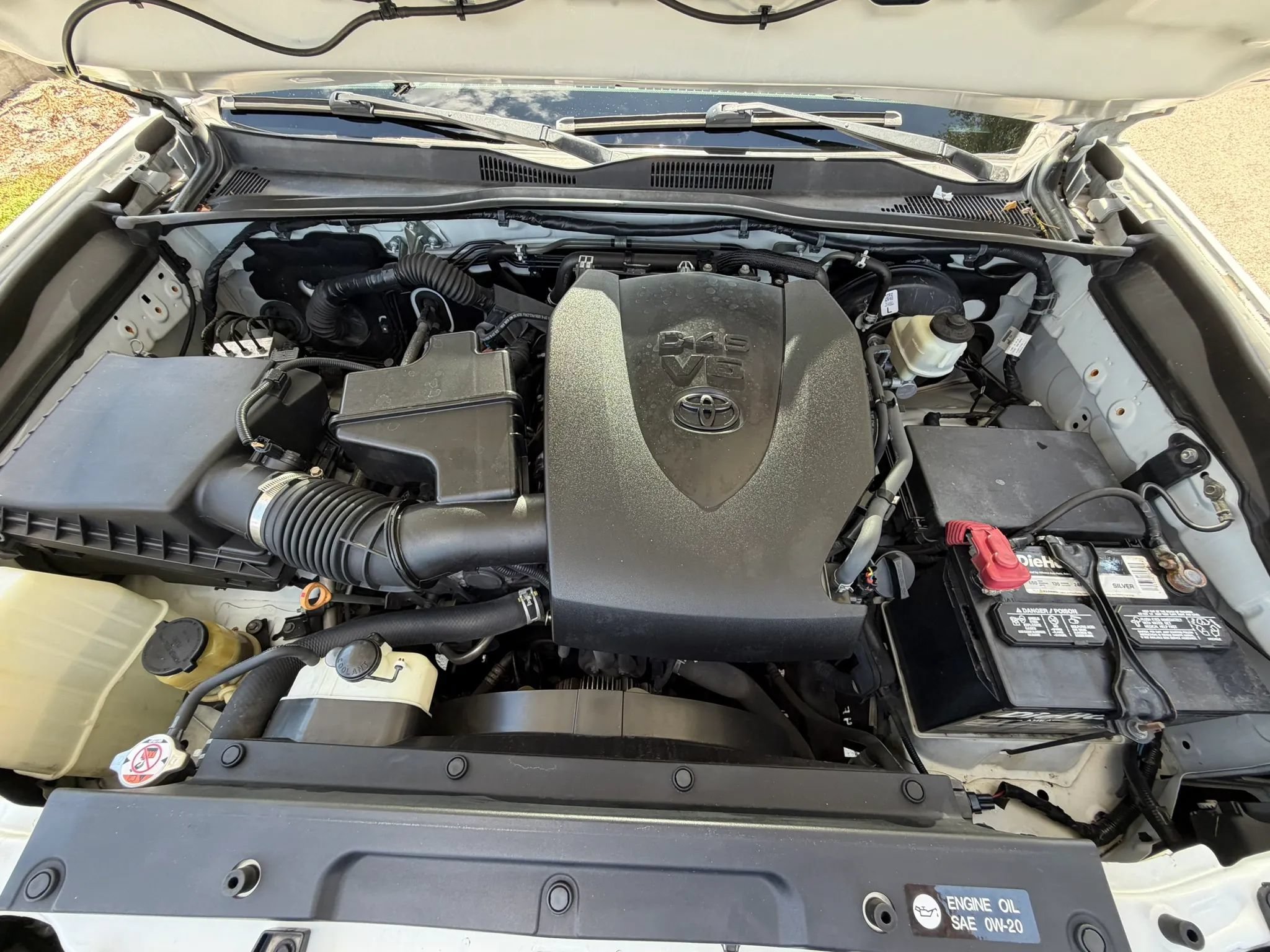 Used 2018 Toyota Tacoma SR5 AWD/4WD image 30