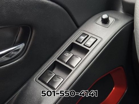 Used 2025 Nissan Frontier PRO-4X AWD/4WD image 31