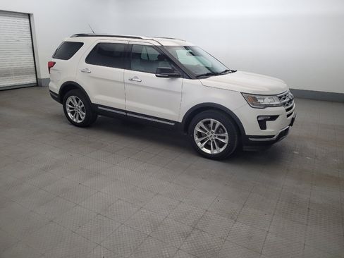 Used 2018 Ford Explorer Limited w/ Ford Safe & Smart Package AWD/4WD image 11