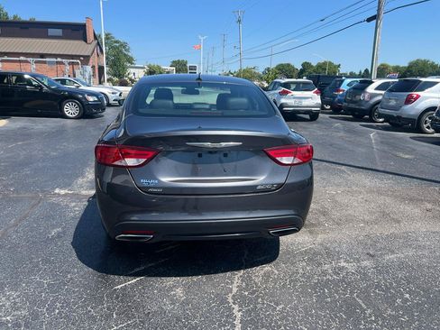 Used 2017 Chrysler 200 S w/ Comfort Group AWD/4WD image 4