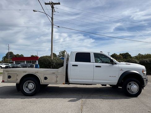 Used 2022 RAM 5500 Tradesman w/ Safety Group image 8