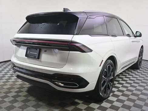 New 2026 Lincoln Nautilus Reserve AWD/4WD image 6