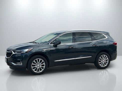 Used 2020 Buick Enclave Essence w/ Sound and Sites Package FWD image 8