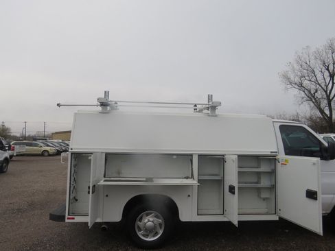 Used 2023 Ford E-350 and Econoline 350 Super Duty w/ Power Windows & Locks Group image 22