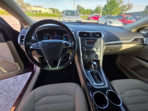 Used 2013 Ford Fusion SE FWD image 10