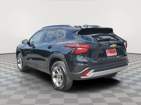 Used 2024 Chevrolet Trax LT image 4
