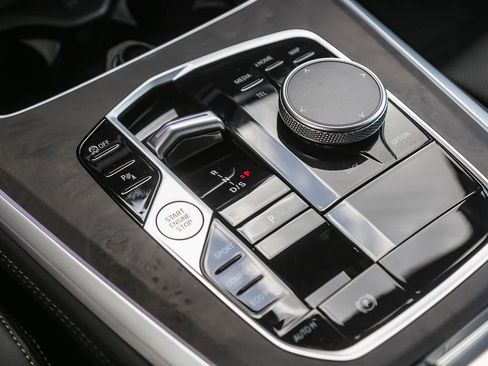 Used 2025 BMW X5 sDrive40i image 16