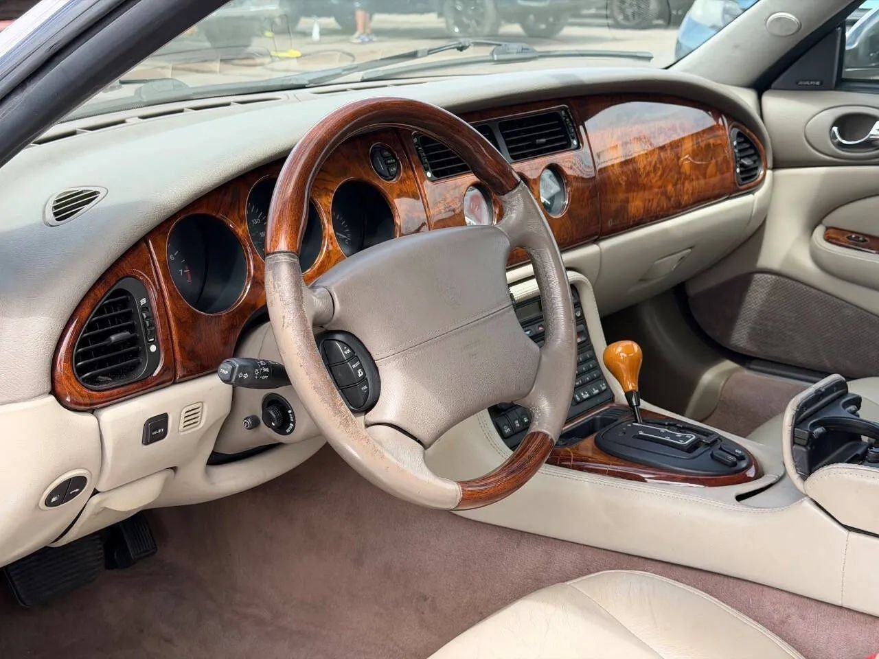 Used 2002 Jaguar XK8 Convertible RWD image 19