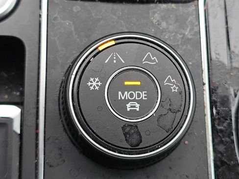 Used 2021 Volkswagen Atlas Cross Sport SEL Premium R-Line image 34