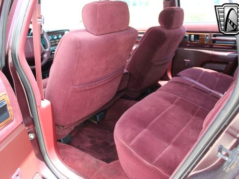 Used 1994 Chevrolet Caprice Classic image 25