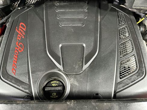 Used 2019 Alfa Romeo Stelvio Ti AWD/4WD image 30