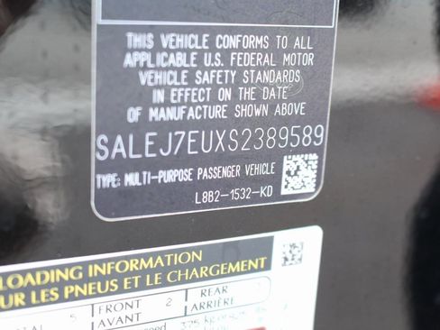 Used 2025 Land Rover Defender 110 S image 25