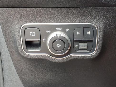 Certified 2025 Mercedes-Benz GLB 250 4MATIC image 16