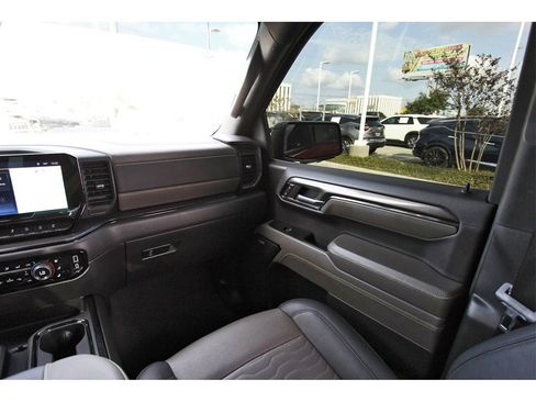 Used 2024 Chevrolet Silverado 1500 ZR2 w/ Technology Package image 8