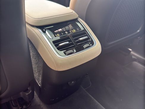 New 2025 Volvo XC90 B5 Core w/ Protection Package image 29