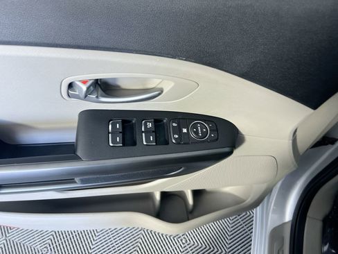 Used 2021 Kia Sedona EX FWD image 14