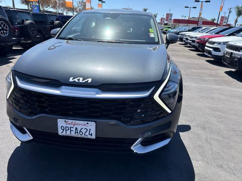 Used 2025 Kia Sportage EX FWD image 3
