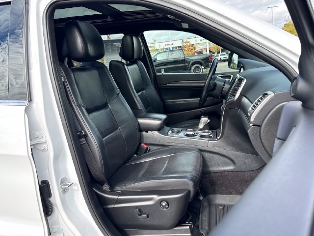 Used 2018 Jeep Grand Cherokee Limited w/ Luxury Group II AWD/4WD image 25