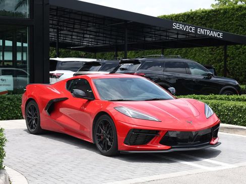 Used 2025 Chevrolet Corvette Stingray Coupe w/ 1LT RWD image 2