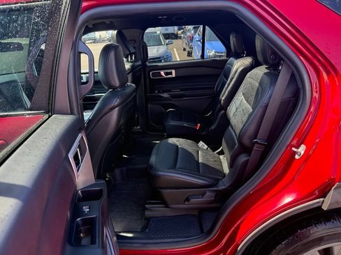 Used 2020 Ford Explorer XLT w/ Equipment Group 202A AWD/4WD image 10