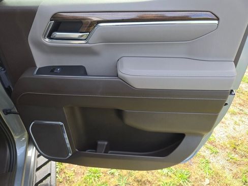 Used 2024 Chevrolet Silverado 1500 RST image 9