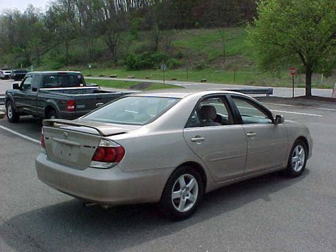 Used 2006 Toyota Camry SE FWD image 11