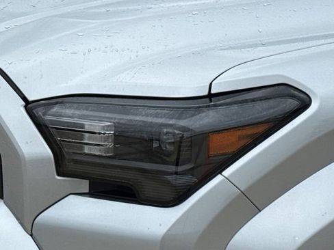 Used 2025 Toyota Corolla LE image 4