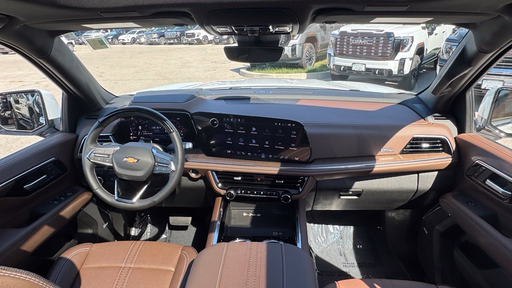 Used 2026 Chevrolet Tahoe High Country AWD/4WD image 16