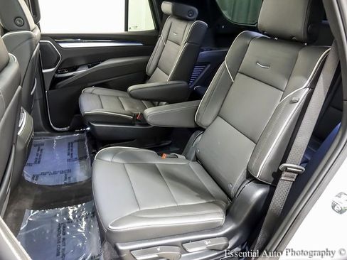 Certified 2025 Cadillac Escalade Sport image 11