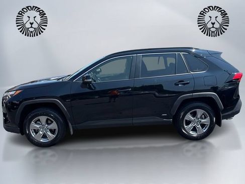 Used 2025 Toyota RAV4 LE AWD/4WD image 10