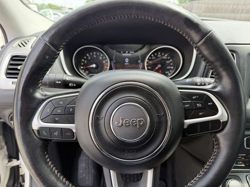 Used 2019 Jeep Compass Latitude w/ Cold Weather Group AWD/4WD image 27