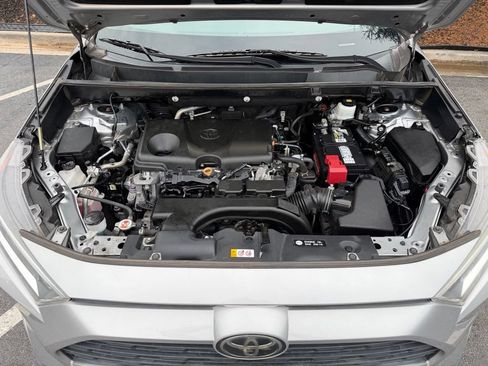 Used 2020 Toyota RAV4 XLE AWD/4WD image 6