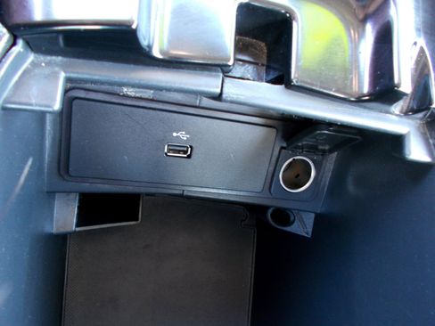 Used 2016 Ford Fusion SE w/ Equipment Group 201A image 30