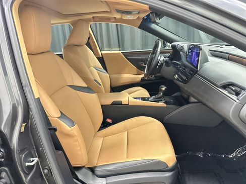 Certified 2025 Lexus ES 350 w/ Technology Package FWD image 33