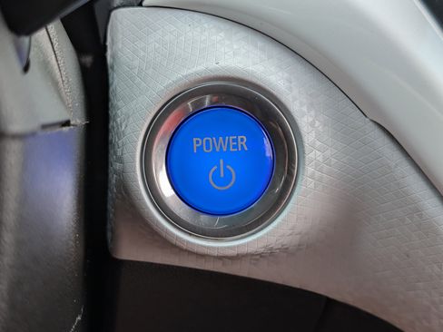 Used 2019 Chevrolet Bolt Premier w/ Infotainment Package FWD image 31