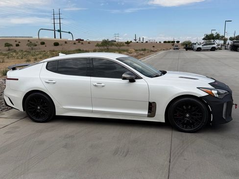 Used 2020 Kia Stinger GT-Line image 3
