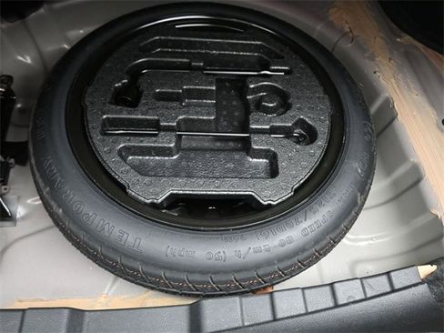 Used 2024 Nissan Sentra SV image 12