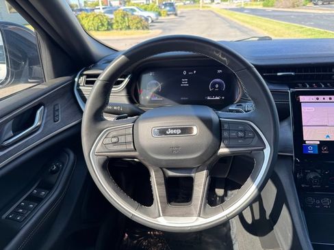 Used 2024 Jeep Grand Cherokee L Limited w/ Luxury Tech Group II AWD/4WD image 21